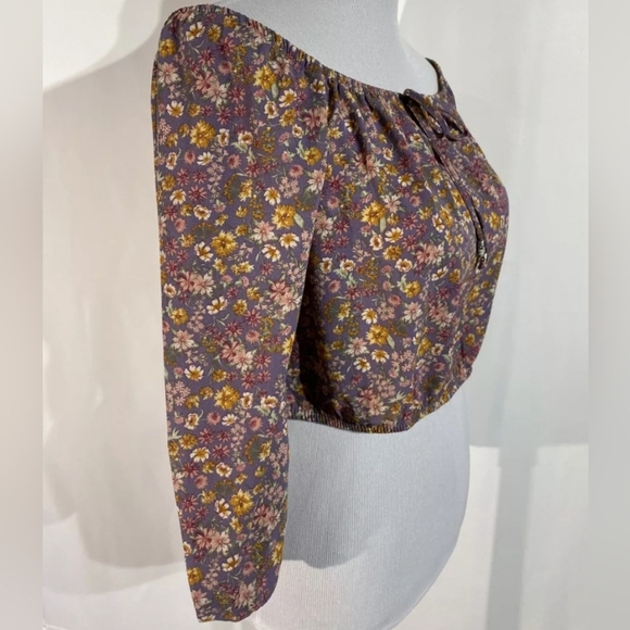 NWT Floral half sleeve crop size M - Picture 4 of 8